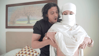 Niqabi Wife (2024) | Xporn